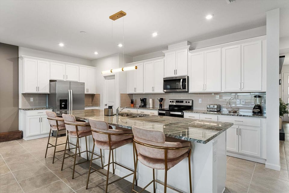 House, Multiple Beds, Pool View (SLA107-9105-9-P) | Private kitchen