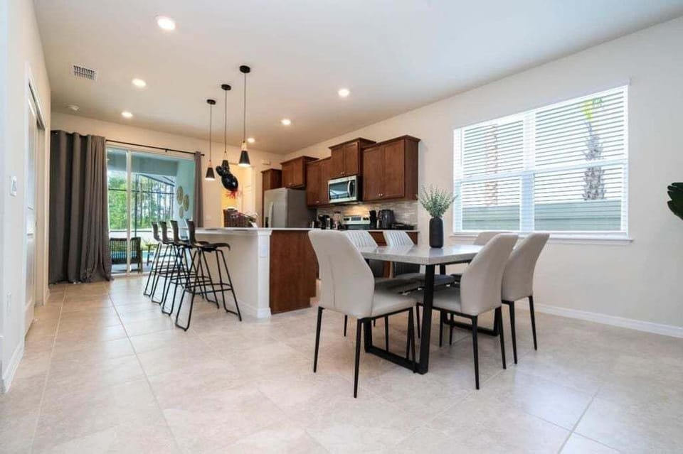 House, Multiple Beds, Pool Access, Pool View (WI104-4408-5-GP) | Dining