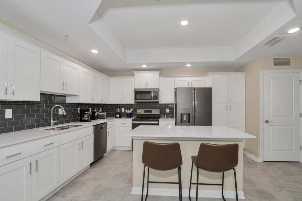 Condo, Multiple Beds, Pool Access, City View (STL105-3150-101-3) | Private kitchen