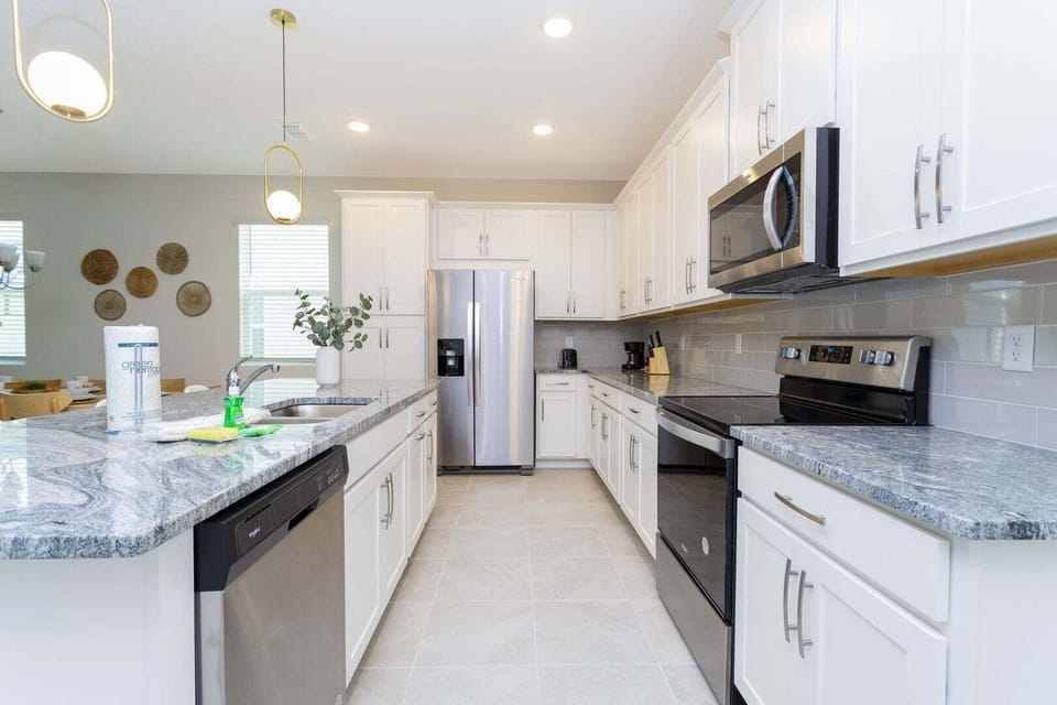 House, Multiple Beds, Pool Access, Pool View (SLA104-1818-5-GP) | Private kitchen