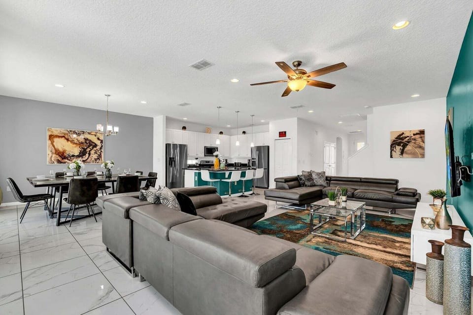 House, Multiple Beds, Pool View (SON102-2605-9-GP) | Living area