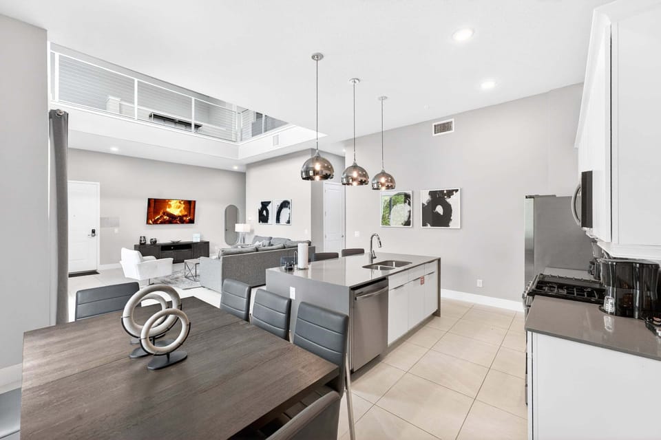 Apartment, Multiple Beds (REU119-7770-238-5-G) | Private kitchen