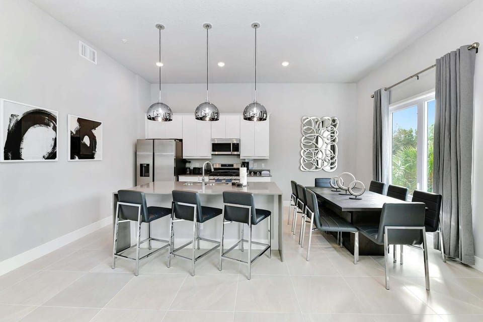 Apartment, Multiple Beds (REU119-7770-238-5-G) | 5 bedrooms, individually decorated, individually furnished, bed sheets