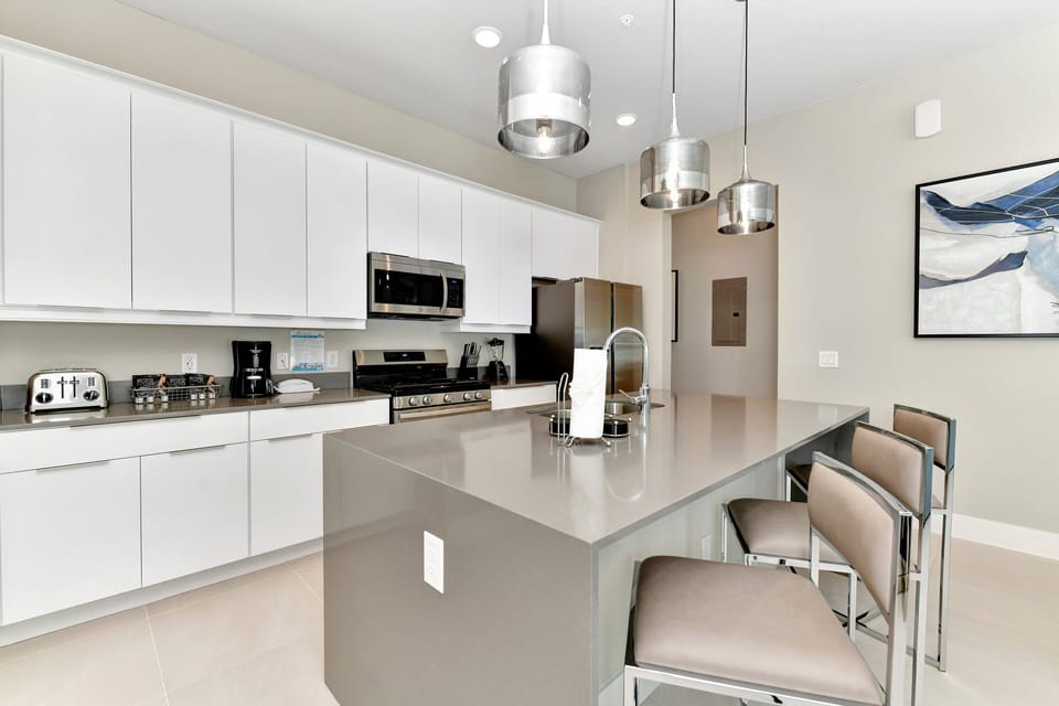 Apartment, Multiple Beds, City View (REU117-7770-138-4-G) | Private kitchen