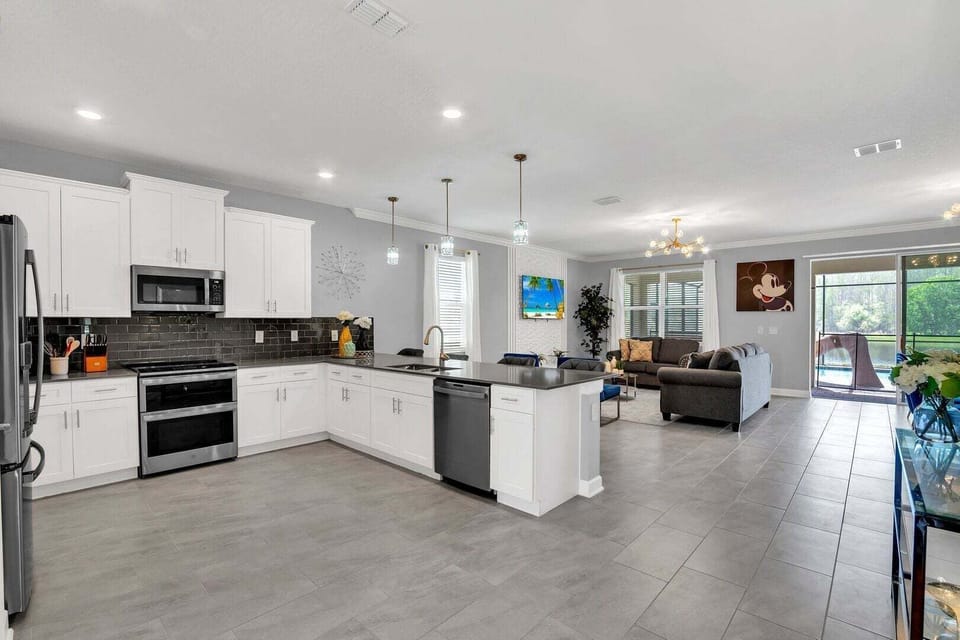 House, Multiple Beds, Pool View (STL109-4280-9-GP) | Private kitchen