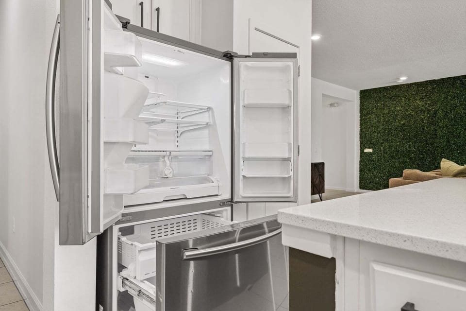 House, Multiple Beds, Pool Access, Pool View (VPR104-2481-15-GP) | Interior