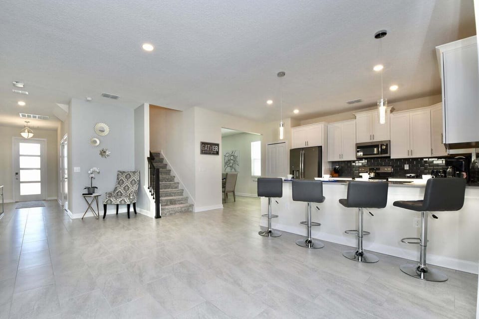 House, Multiple Beds, Pool View (CHG113-8864-6-GP) | Private kitchen