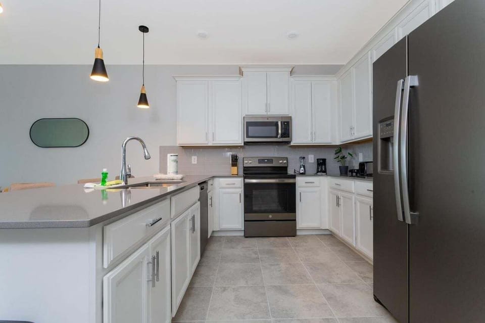 Townhome, Multiple Beds, Pool Access (CHG104-9345-3) | Private kitchen
