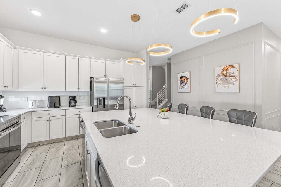 House, Multiple Beds, Pool Access, Pool View (VPR105-2452-12-GP) | Private kitchen