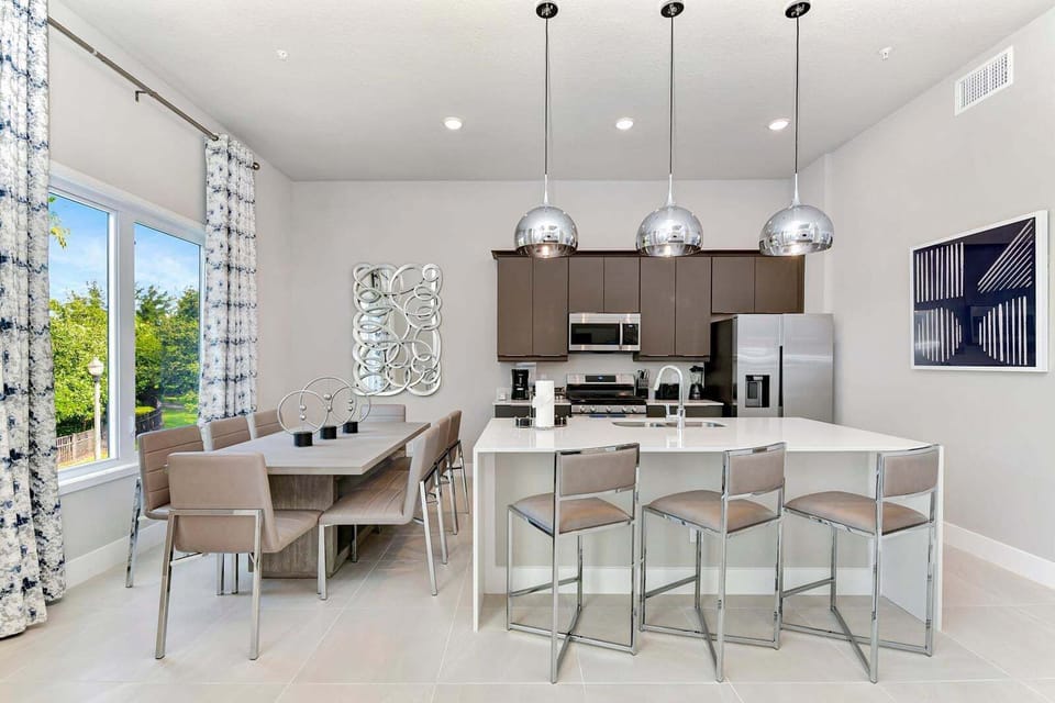 Apartment, Multiple Beds, Pool View (REU118-7770-236-5-G) | Private kitchen