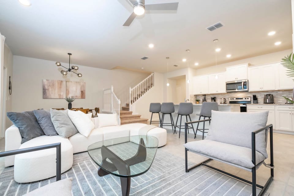 House, Multiple Beds, Pool Access, Pool View (WI109-3946-5-GP) | Living area