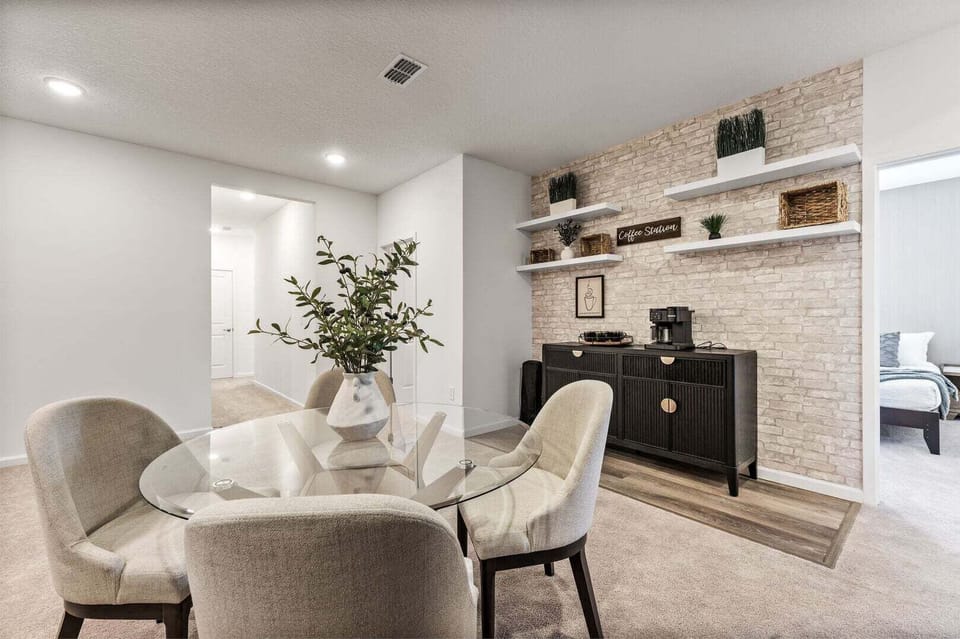 House, Multiple Beds, Pool Access, Pool View (SON107-3900-15-GP) | Dining