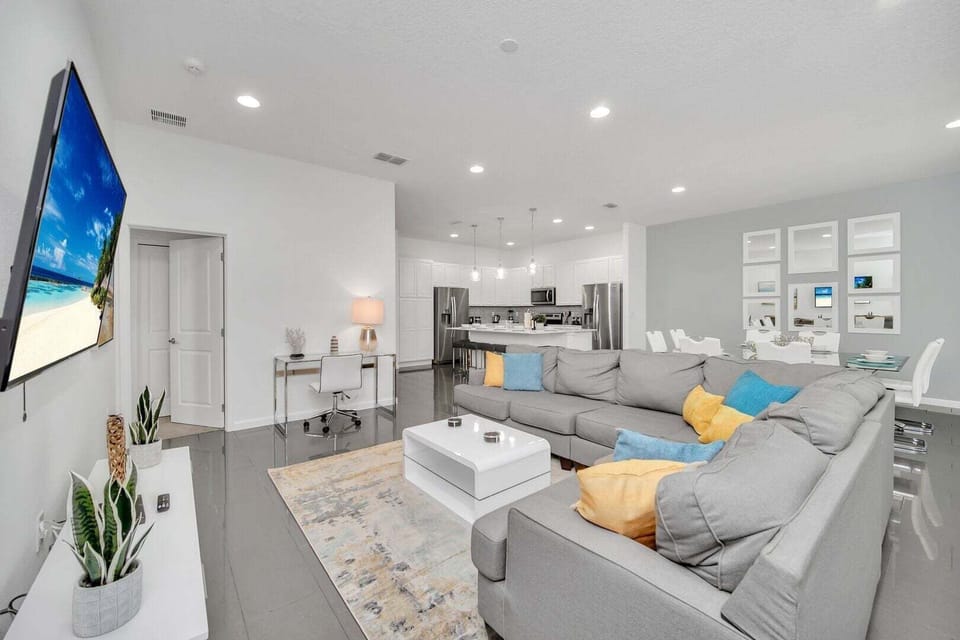 House, Multiple Beds, Pool Access, Pool View (BLV102-378-12-GP) | Living area