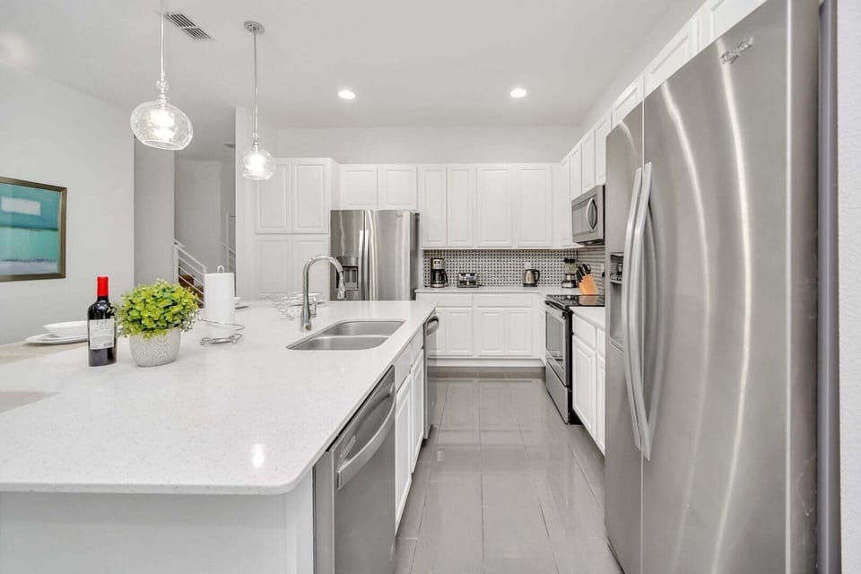 House, Multiple Beds, Pool Access, Pool View (BLV102-378-12-GP) | Private kitchen