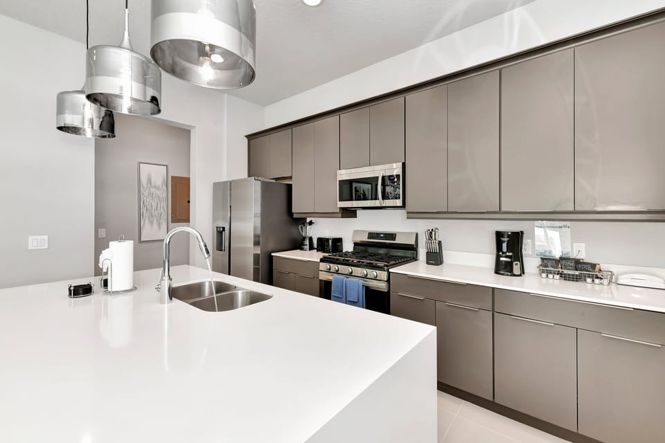 House, Multiple Beds, Garden View (REU116-7770-136-3-G) | Private kitchen