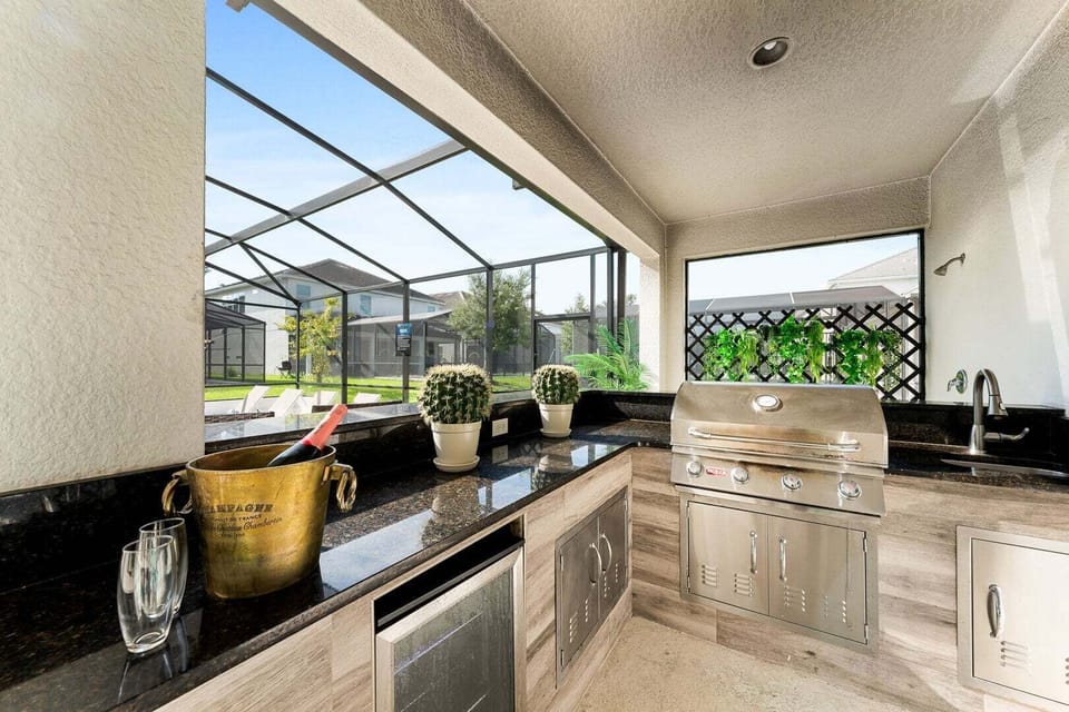 House, Multiple Beds, Pool Access, Pool View (SON101-2617-15-GP) | Private kitchen