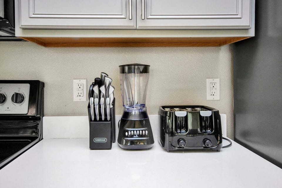 Townhome, Multiple Beds, Pool View (CB102-5134-4-GS) | Coffee and/or coffee maker