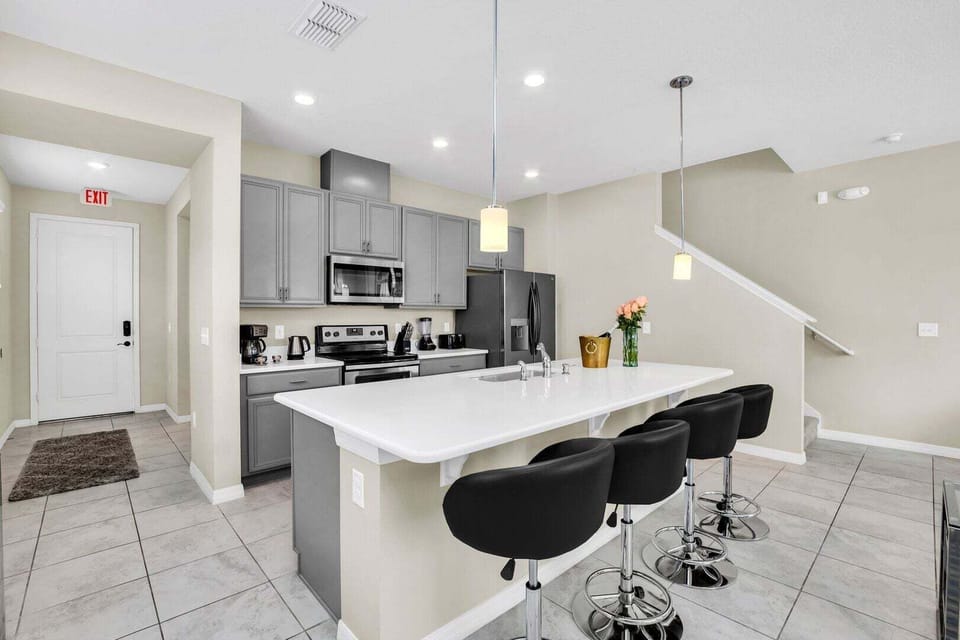 Townhome, Multiple Beds, Pool View (CB102-5134-4-GS) | Private kitchen