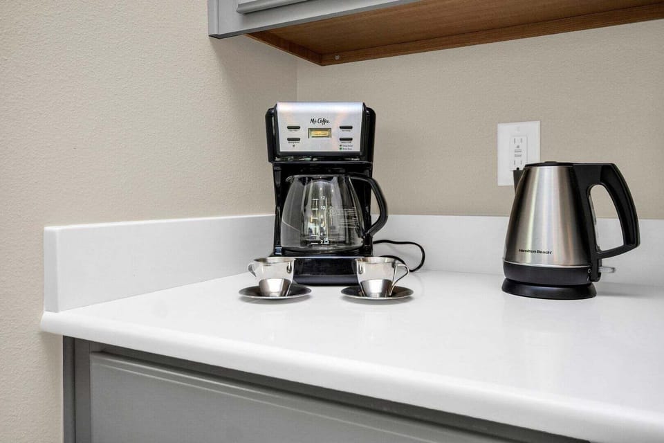 Townhome, Multiple Beds, Pool View (CB102-5134-4-GS) | Coffee and/or coffee maker