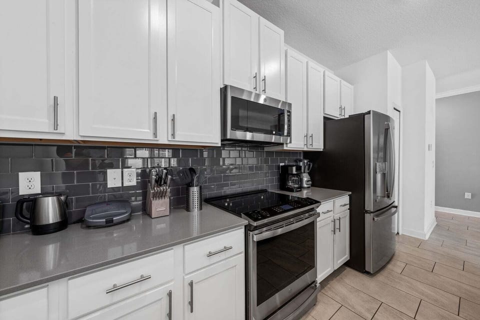 Townhome, Multiple Beds, Pool Access, Pool View (CHG109-1082-4-GP) | Private kitchen