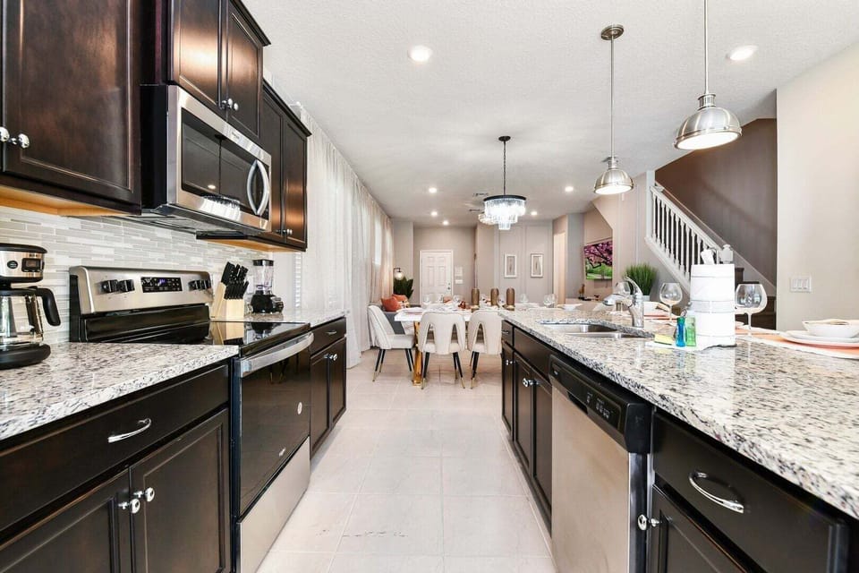 House, Multiple Beds, Pool Access, Pool View (WI106-3373-5-GP) | Private kitchen