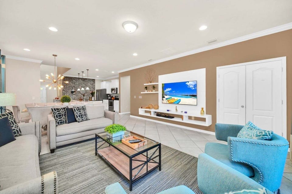 House, Multiple Beds, Pool Access, Pool View (WW102-8909-6-GP) | Living area