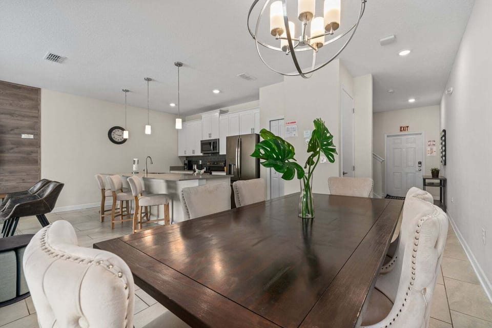 House, Multiple Beds, Pool Access, Pool View (STL120-4827-4-P) | Dining