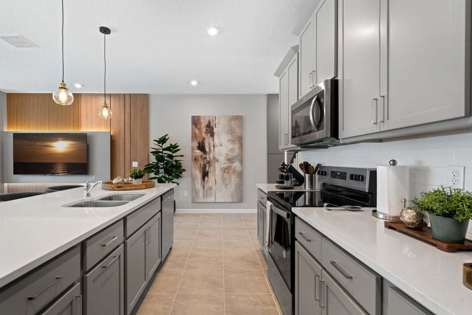 House, Multiple Beds, Pool Access, Pool View (SLA109-2335-6-P) | Private kitchen