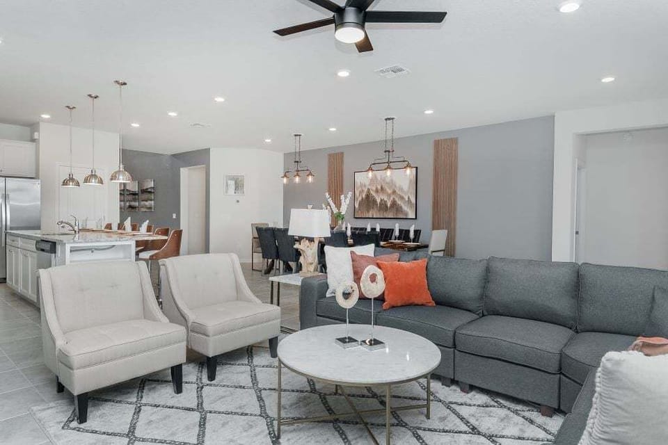 House, Multiple Beds, Pool Access, Pool View (WI101-2310-8-GP) | Living area