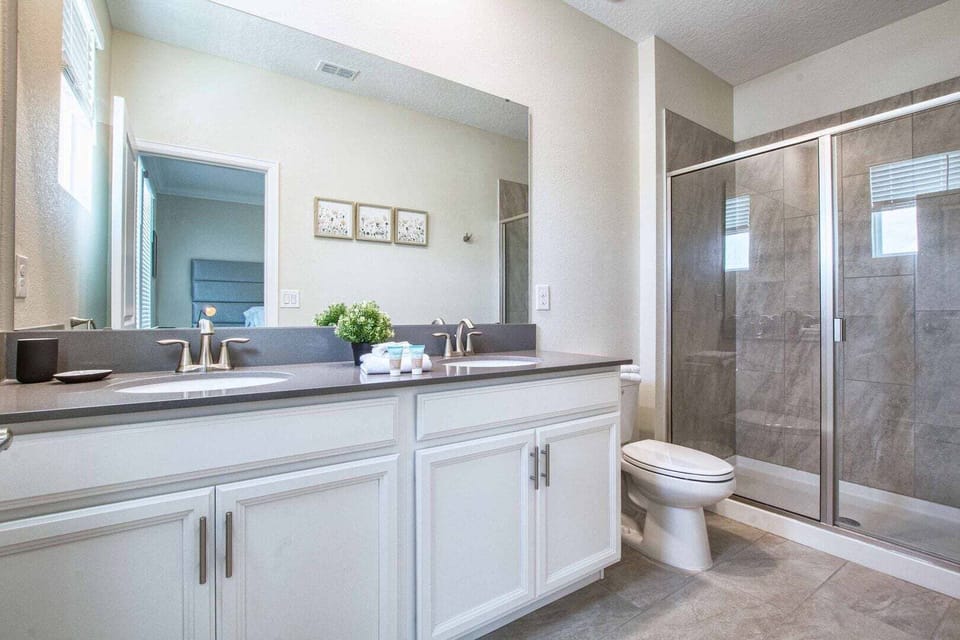 Home Away From Home! 6br, 5.5 BA House in Kissimmee