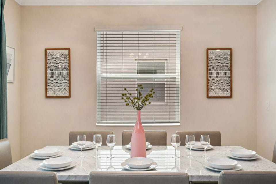 House, Multiple Beds, Pool Access, Pool View (STL118-2775-6-GP) | Dining