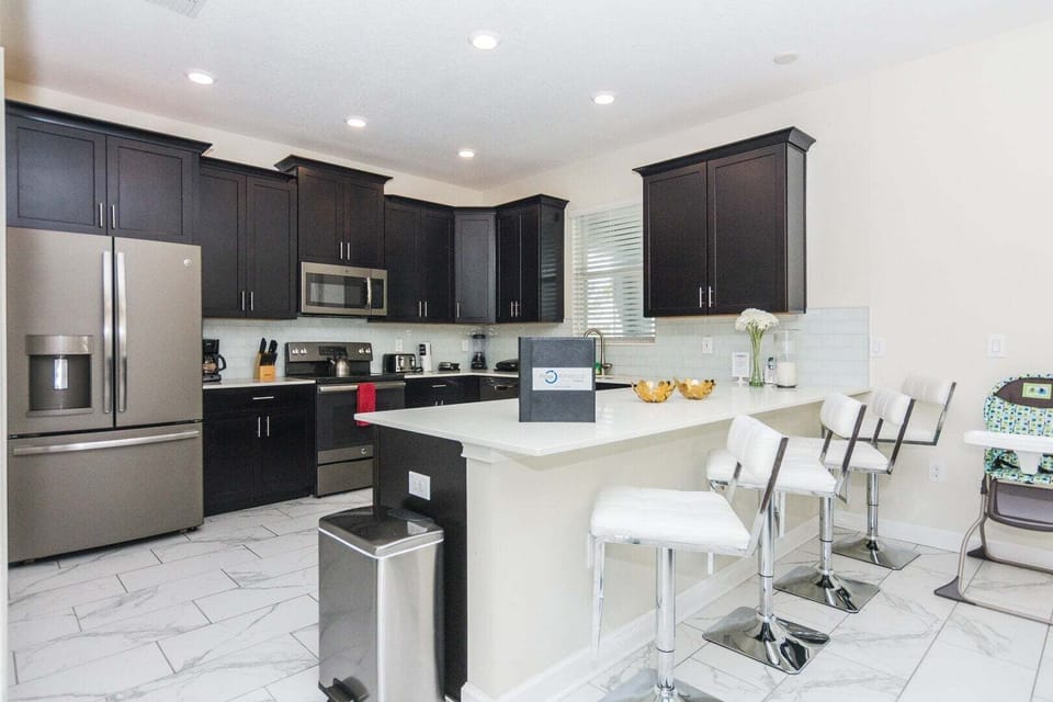 House, Multiple Beds, Pool View (CHG101-9044-6-GP) | Private kitchen