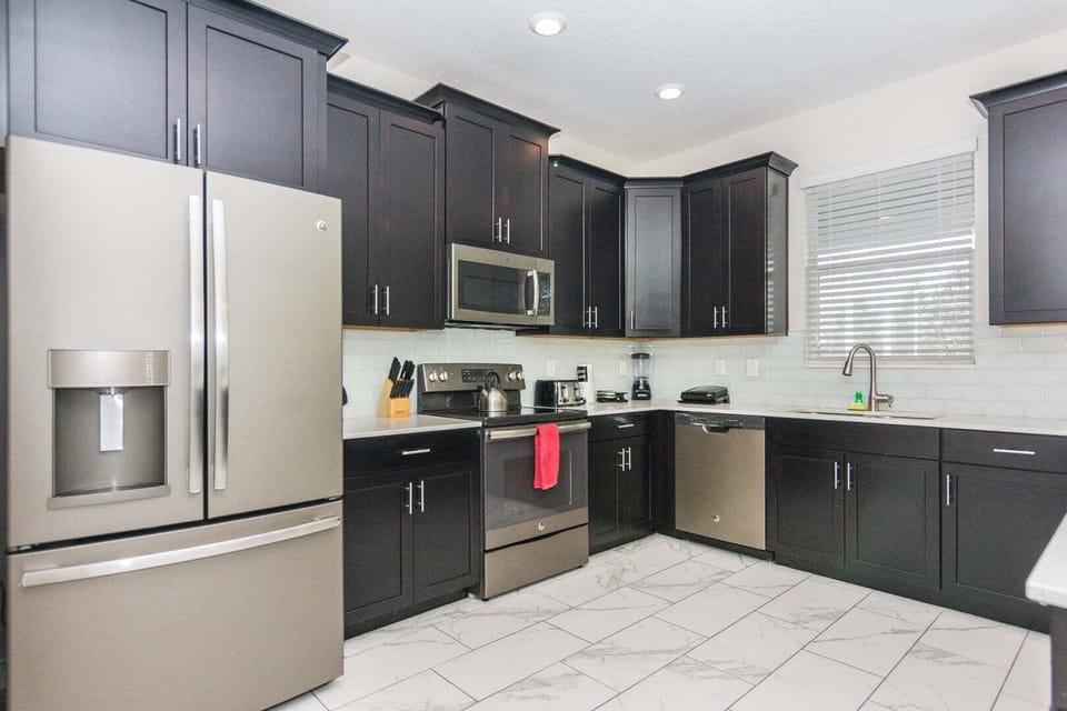 House, Multiple Beds, Pool View (CHG101-9044-6-GP) | Private kitchen