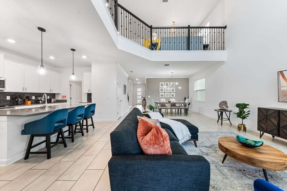 House, Multiple Beds, Pool Access, Pool View (STL123-2665-5-P) | Living area