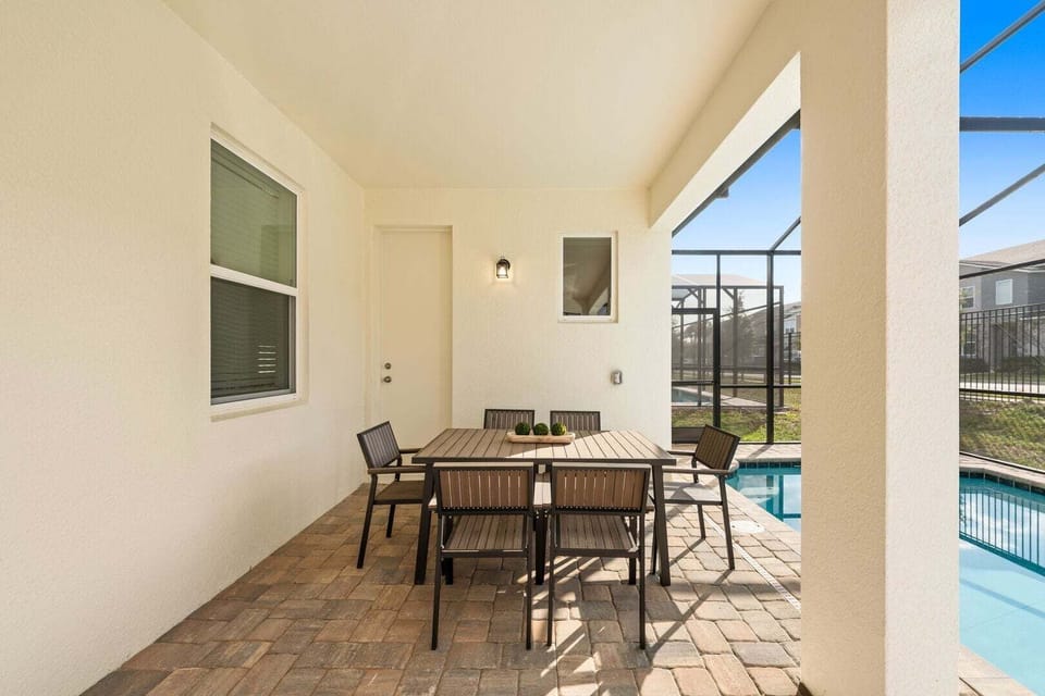 House, Multiple Beds, Pool View (SLA110-2332-6-GP) | Outdoor dining