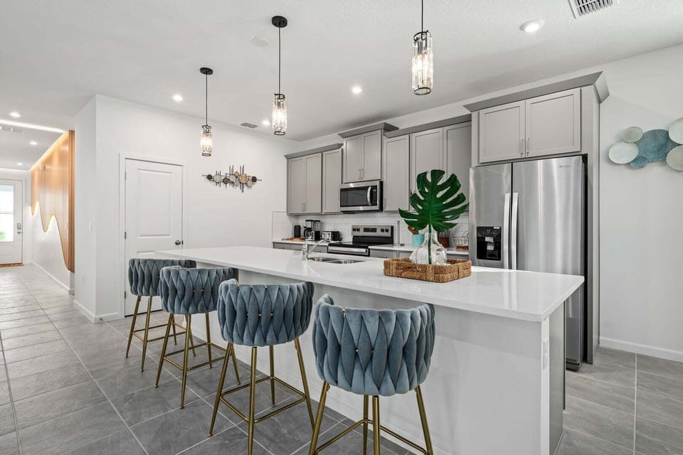 House, Multiple Beds, Pool Access, Pool View (SLA110-2332-6-GP) | Private kitchen