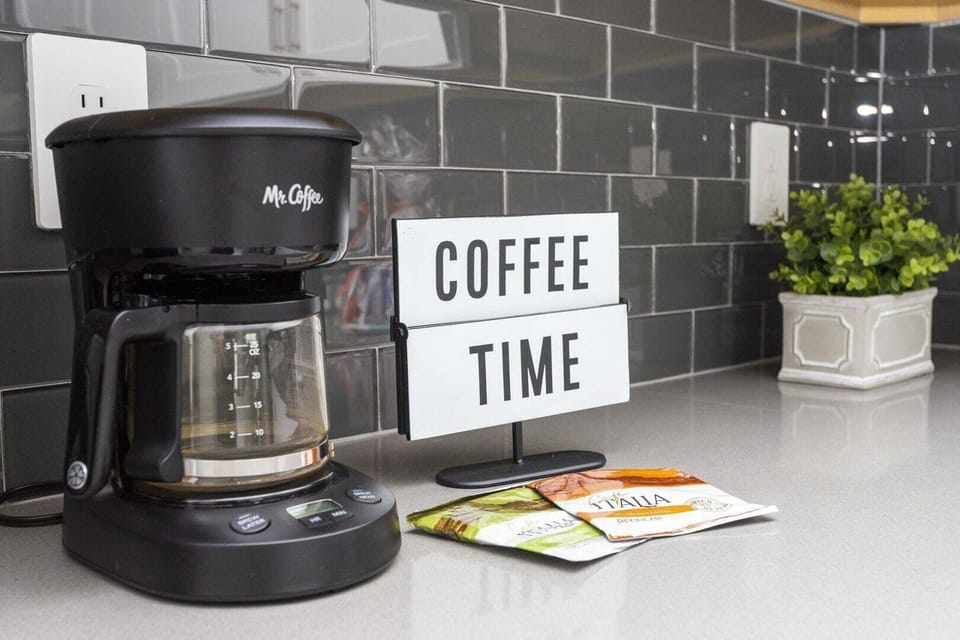 House, Multiple Beds, Pool View (CHG103-9167-6-GP) | Coffee and/or coffee maker