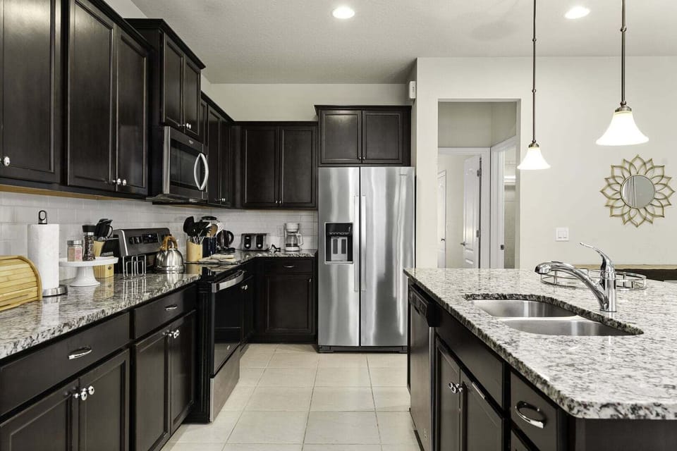 House, Multiple Beds, Pool Access, Pool View (WW108-8904-5-GP) | Private kitchen