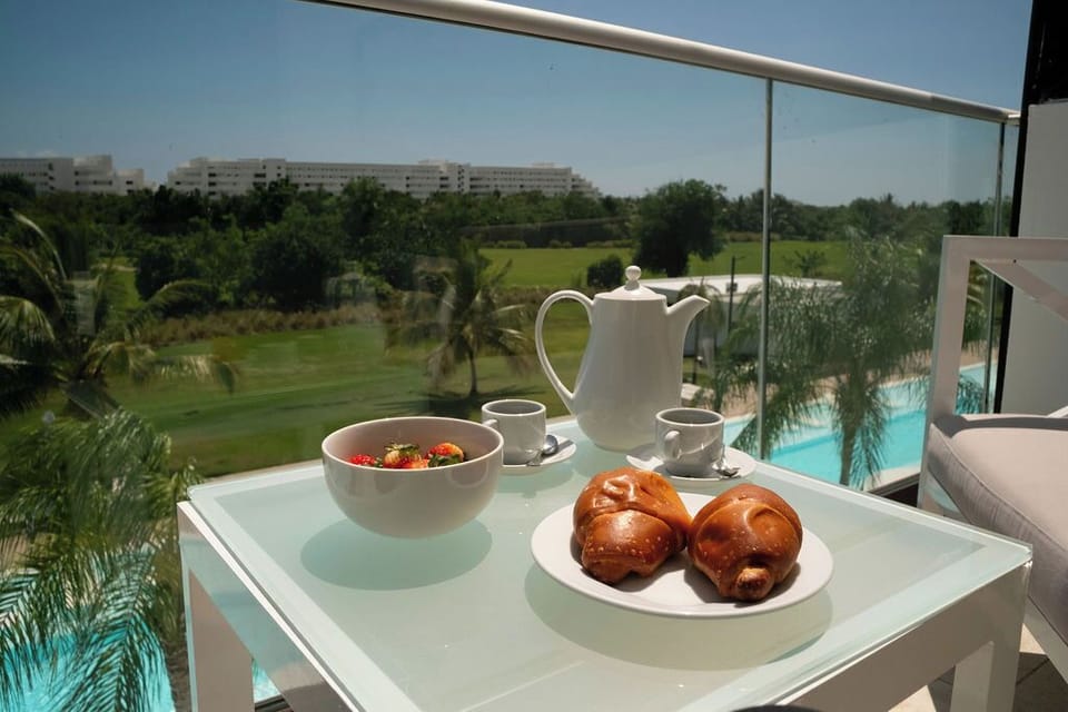 Vista Splash 2 Bdrm Whirpool with views @ Cana Bay (3161)