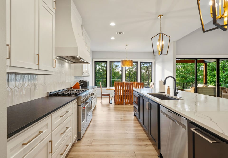 From quick breakfasts to holiday-style dinners, the spacious kitchen is fully equipped for cooking and gathering with ease.