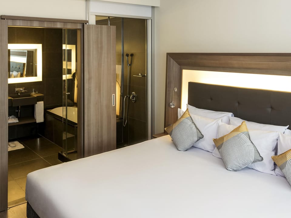 Minibar, in-room safe, desk, blackout drapes