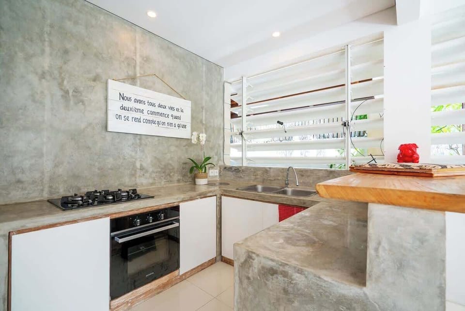 Fully equipped kitchen