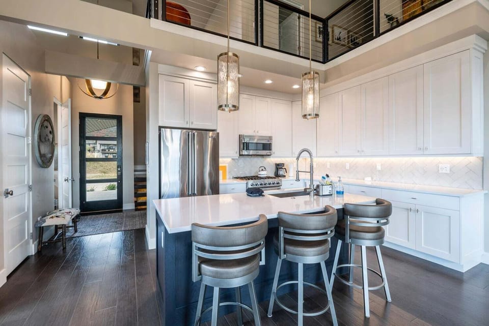Viking appliances and bar seating