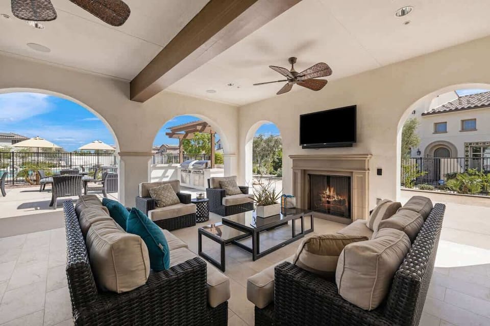 Signature clubhouse