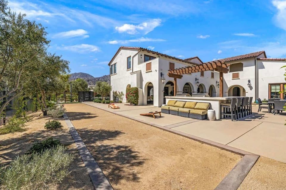 Signature Clubhouse