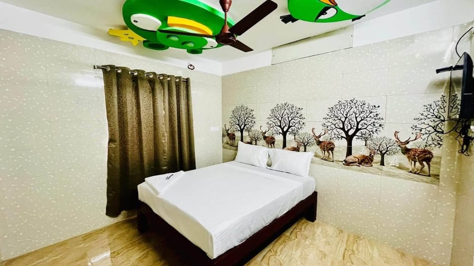 Standard Double Room | Free WiFi, bed sheets