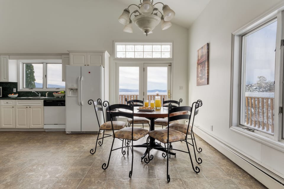 Cozy dining nook off the secondary game area.