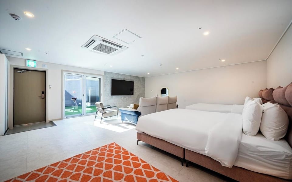 Royal Twin Room, Ocean View | Premium bedding, blackout drapes, free WiFi, bed sheets