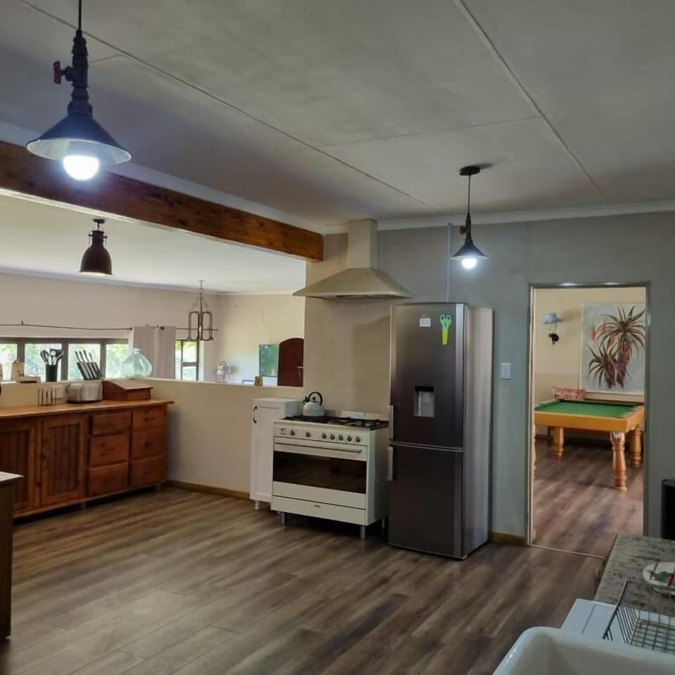 Apartment, 3 Bedrooms, Mountain View | Private kitchen | Espresso maker, electric kettle