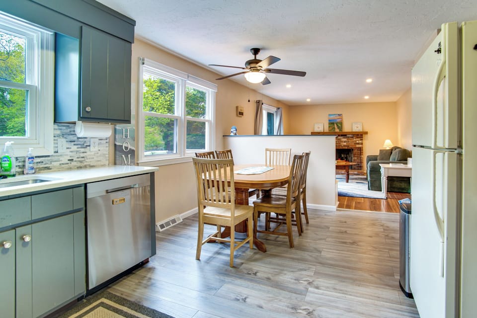 Dining Area | 1st Floor